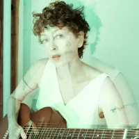 Simone White