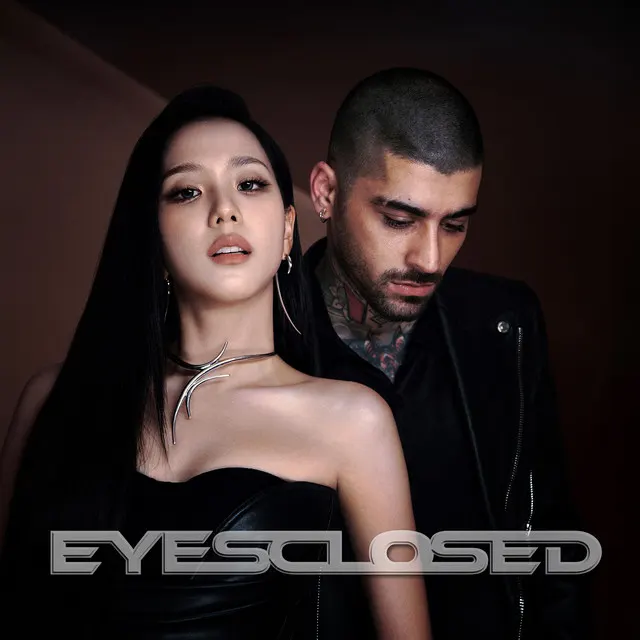 Hoes van EYES CLOSED