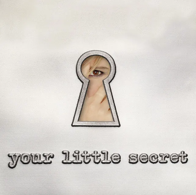 Hoes van Your Little Secret