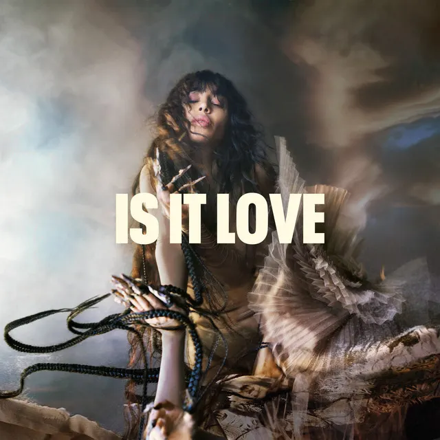 Hoes van Is It Love