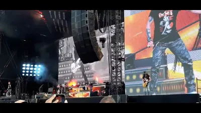 Guns N' Roses - Live And Let Die